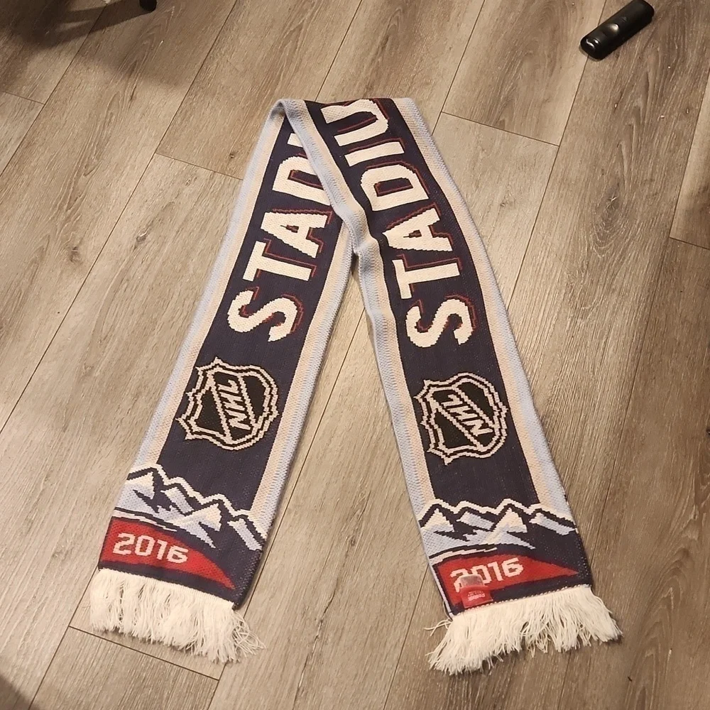 Rebook NHL Scarf